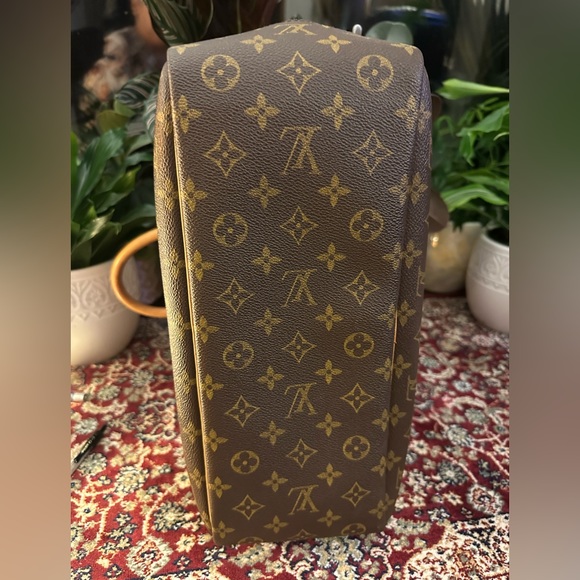 Louis Vuitton Deauville Monogram Handbag - Picture 11 of 12